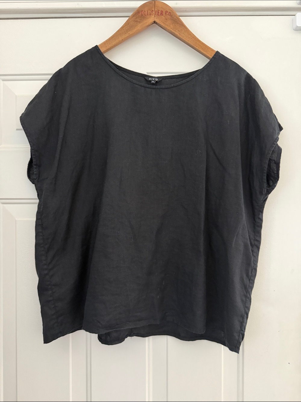 Vivid Black Boxy Short-Sleeve Linen-Blend Top. SzXL